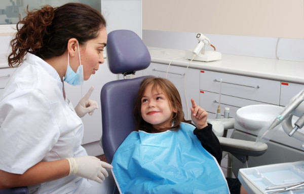 LES SOINS ET LES PROTHÈSES DENTAIRES